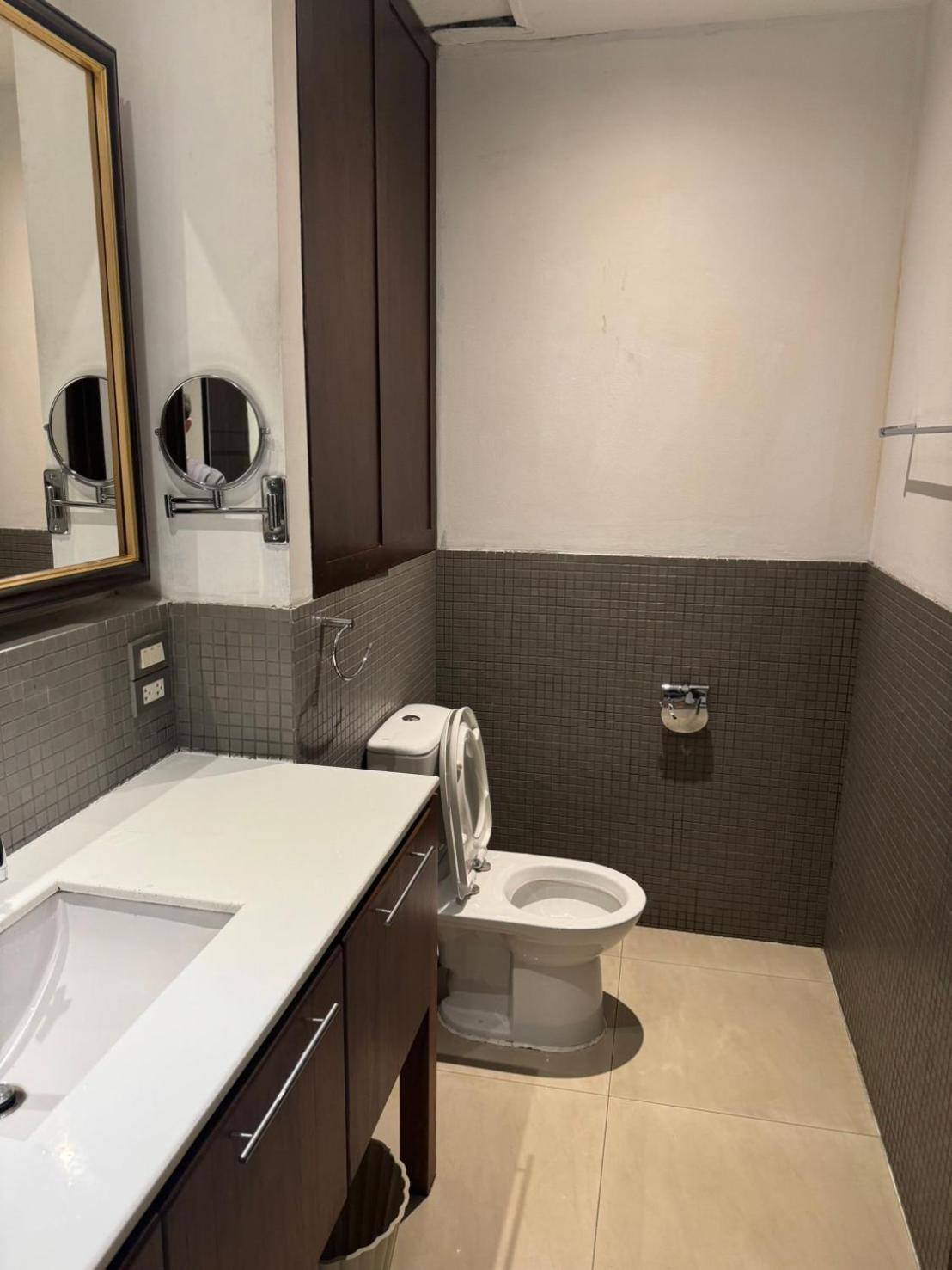 Wish Inn Silom - วิช อินน์ สีลม X Bangkok Bagian luar foto
