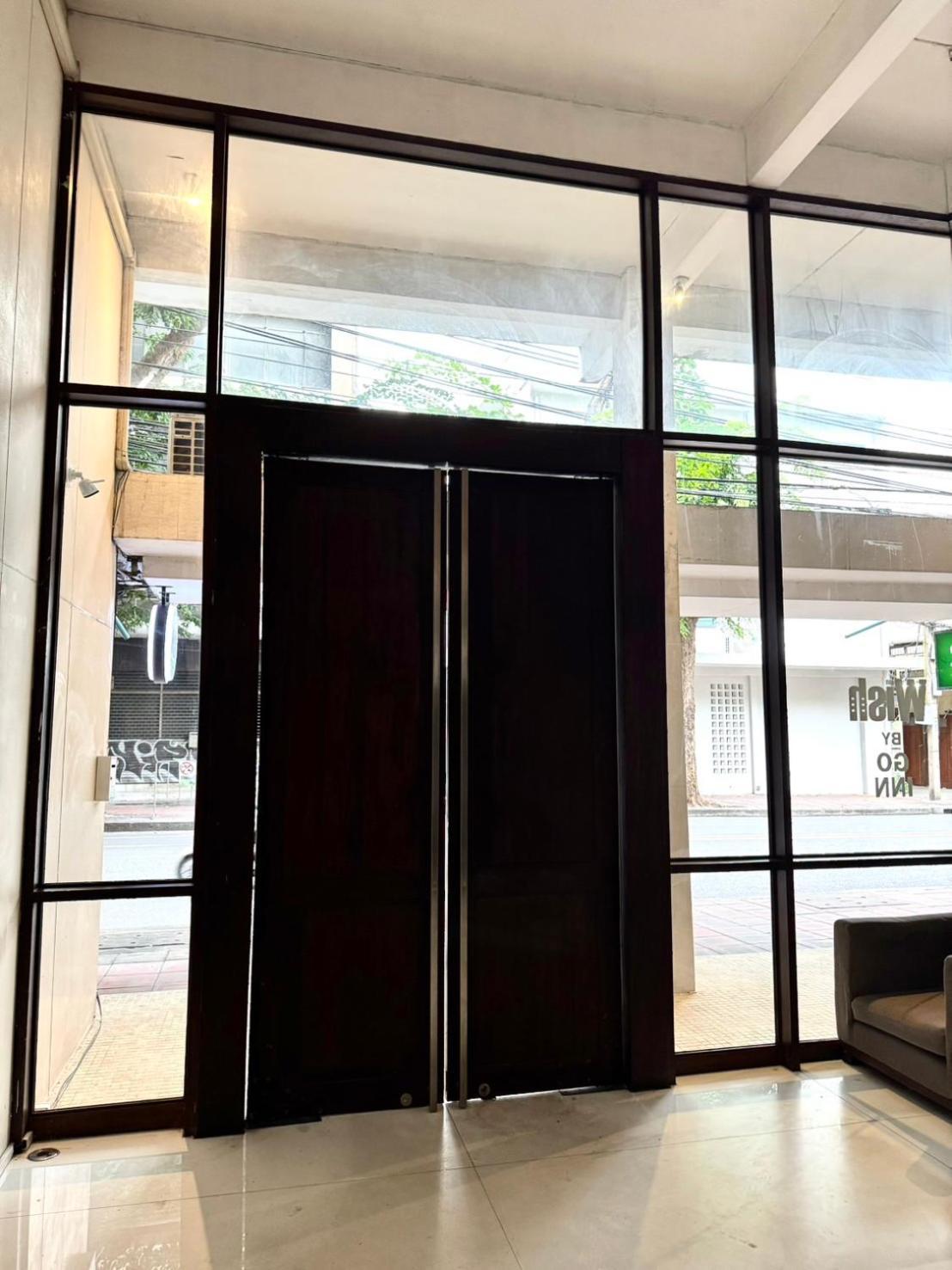 Wish Inn Silom - วิช อินน์ สีลม X Bangkok Bagian luar foto