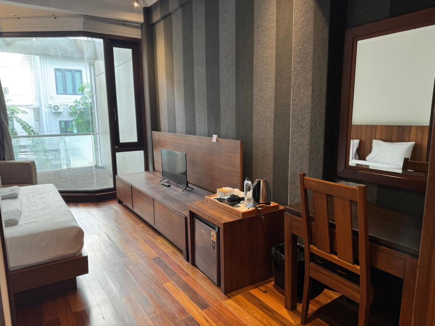 Wish Inn Silom - วิช อินน์ สีลม X Bangkok Bagian luar foto