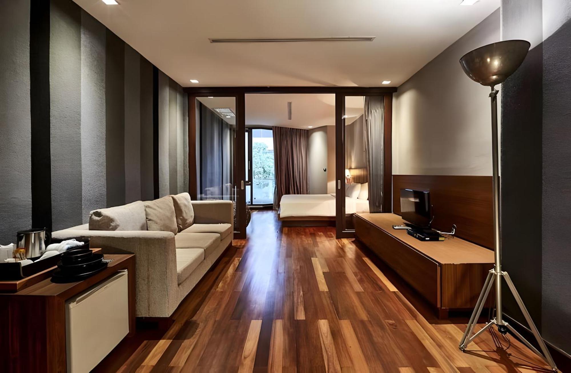 Wish Inn Silom - วิช อินน์ สีลม X Bangkok Bagian luar foto